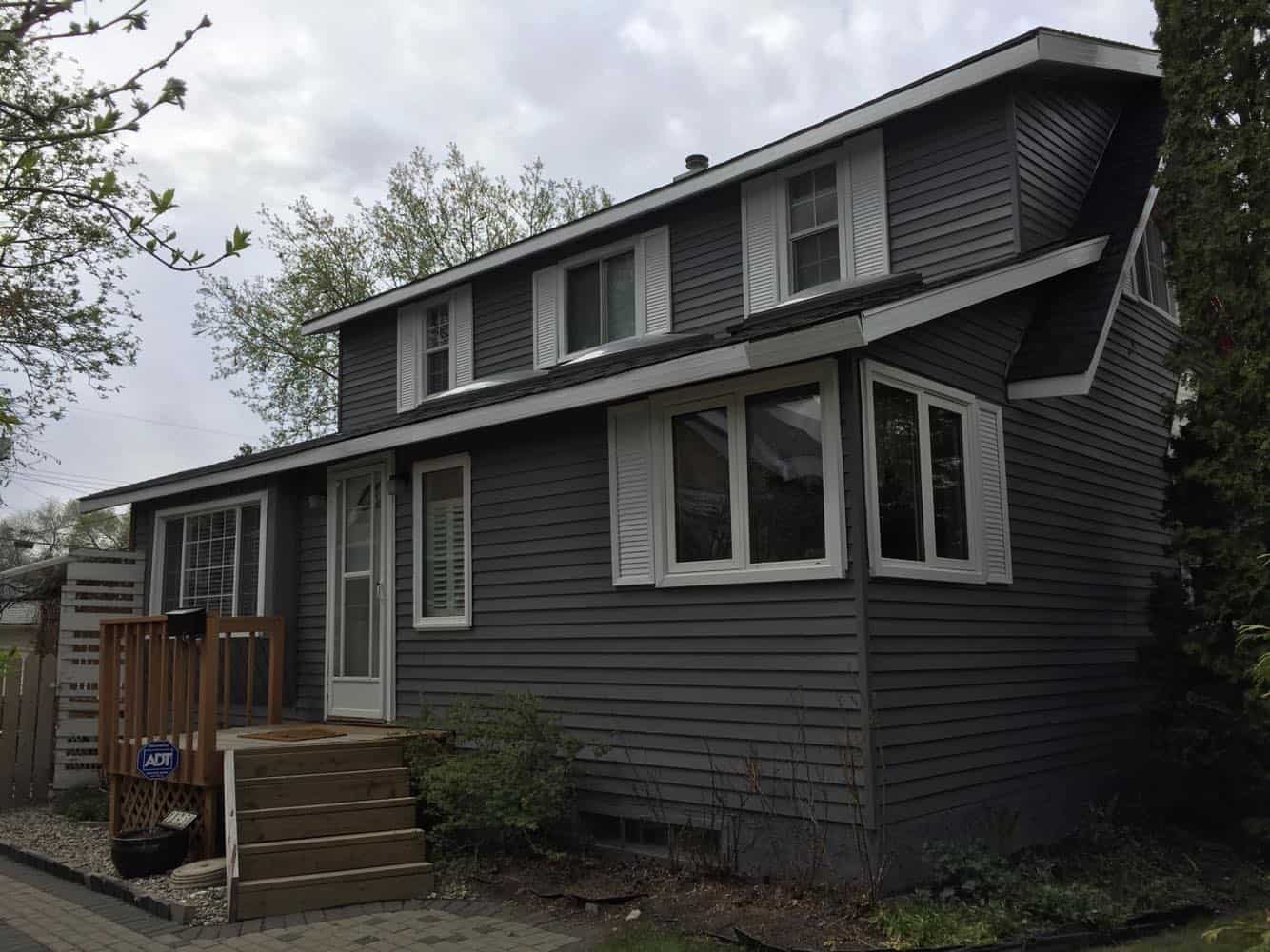 house-exterior-and-deck-painting burlington